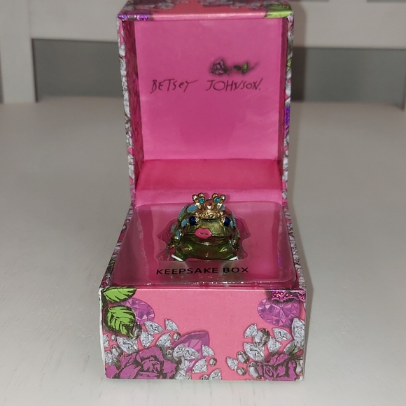 Betsey Johnson PRINCESS FROG KEEPSAKE TRINKET - Picture 5 of 11